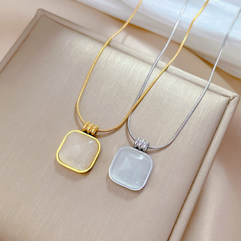 Minimalist Titanium Steel Geometric Cat's Eye Pendant Necklace for Women with Gold Plating and Locket Chain Style