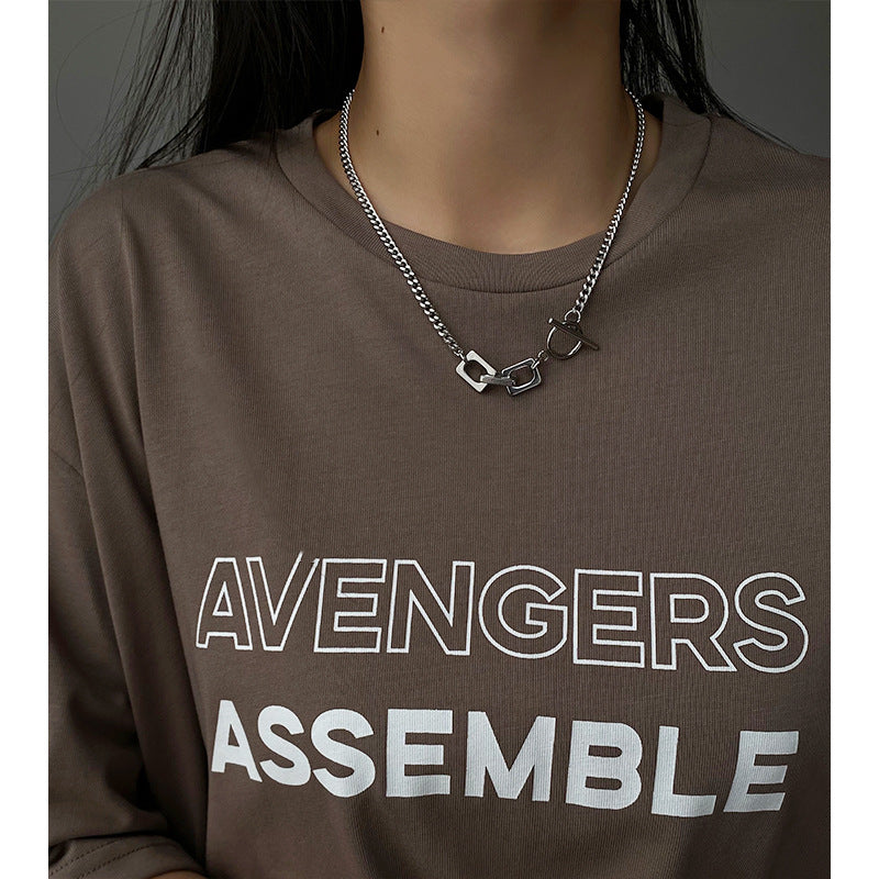 Collana maglione geometrica minimalista in acciaio al titanio con chiusura OT per donne e uomini