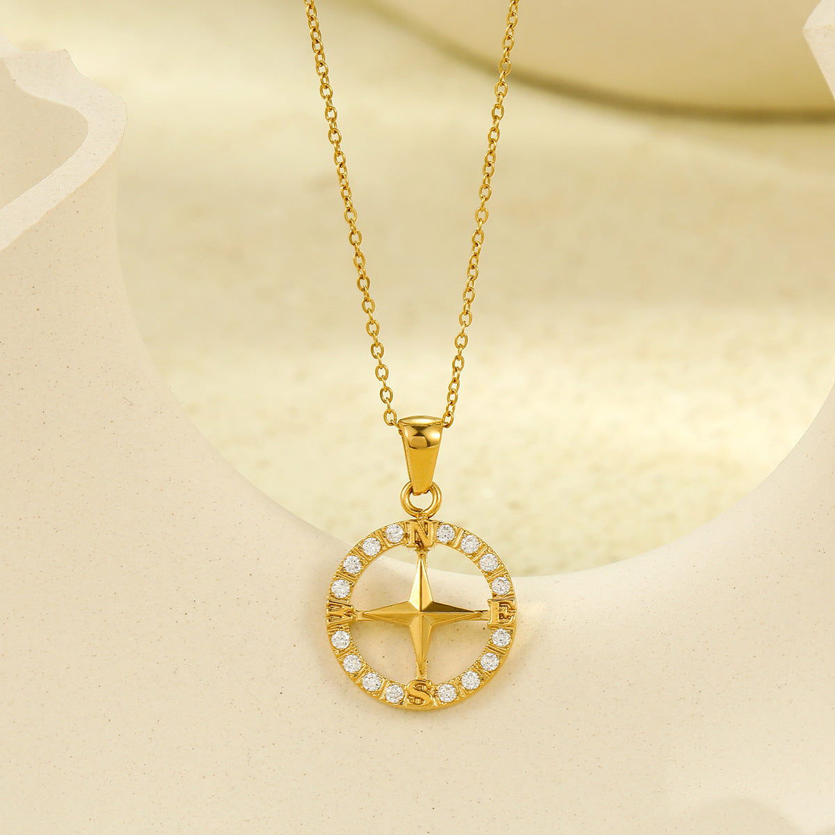 Collana con ciondolo a bussola nautica vintage alla moda per donna con design a ruota di nave in acciaio inossidabile e finitura galvanizzata