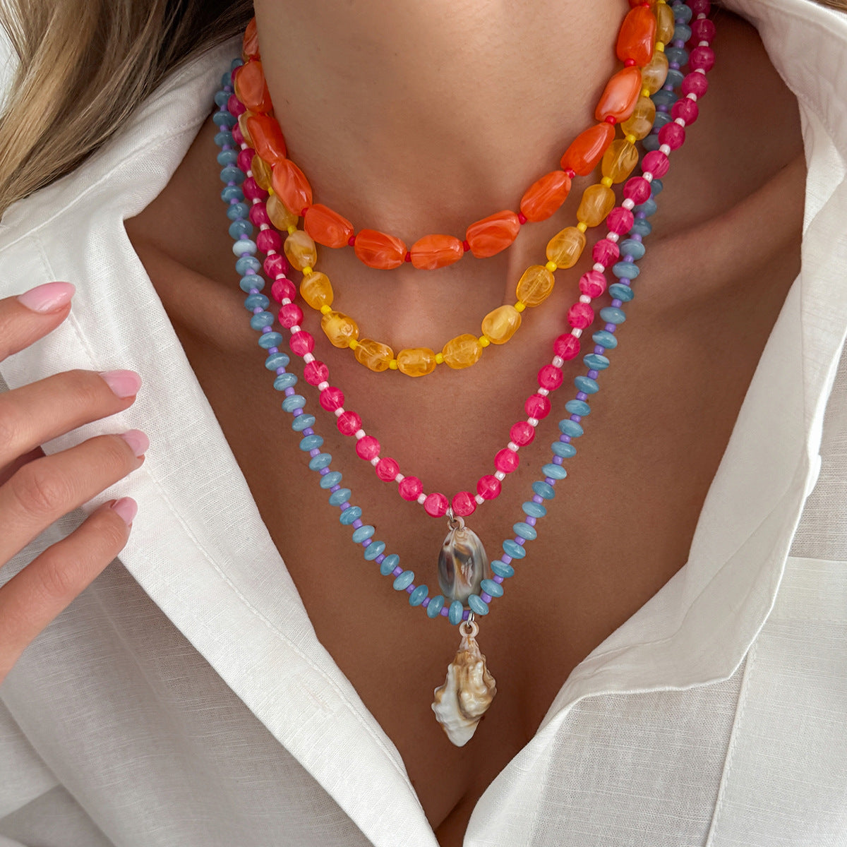 Sweet Gradient Resin Beaded Necklace with Zinc Alloy Conch Pendant for Women