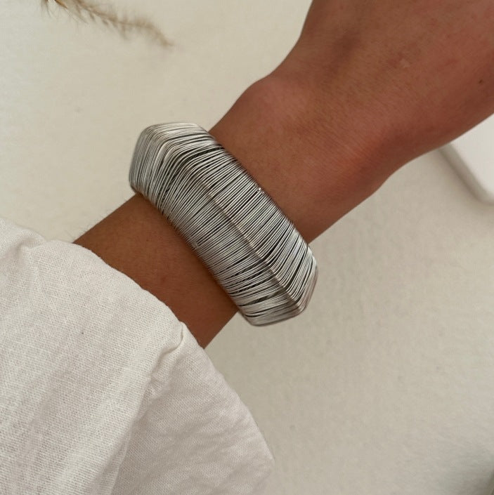 Exaggerated Brushed Plated Alloy C-Shape Bracelet