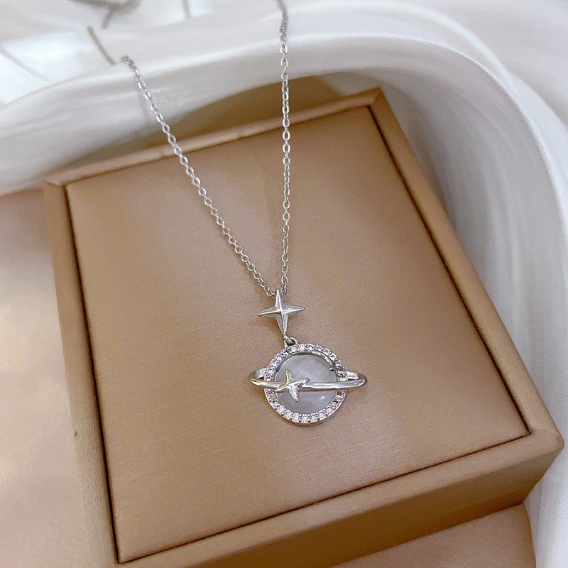 Four-Leaf Clover Rhinestone Pendant Necklace for Women Titanium Steel Irregular Chain Shell Locket Floral Style