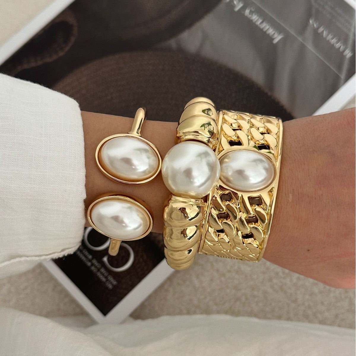 Vintage Luxury Geometric Alloy Plated Pearl Bracelet