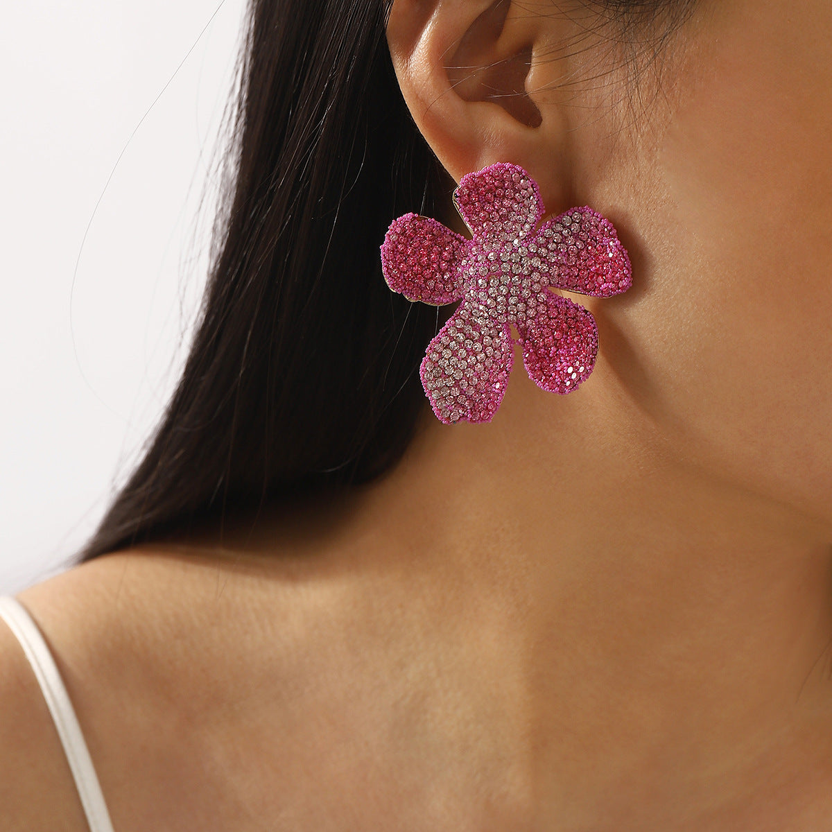Orecchini in lega con fiori dolci e intarsio completo di strass da donna