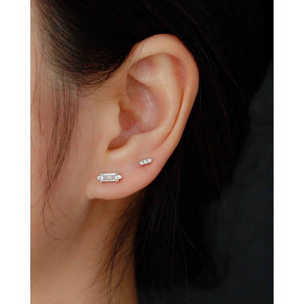 Orecchini a perno geometrici minimalisti in zirconia cubica in argento sterling 925 con finitura placcata