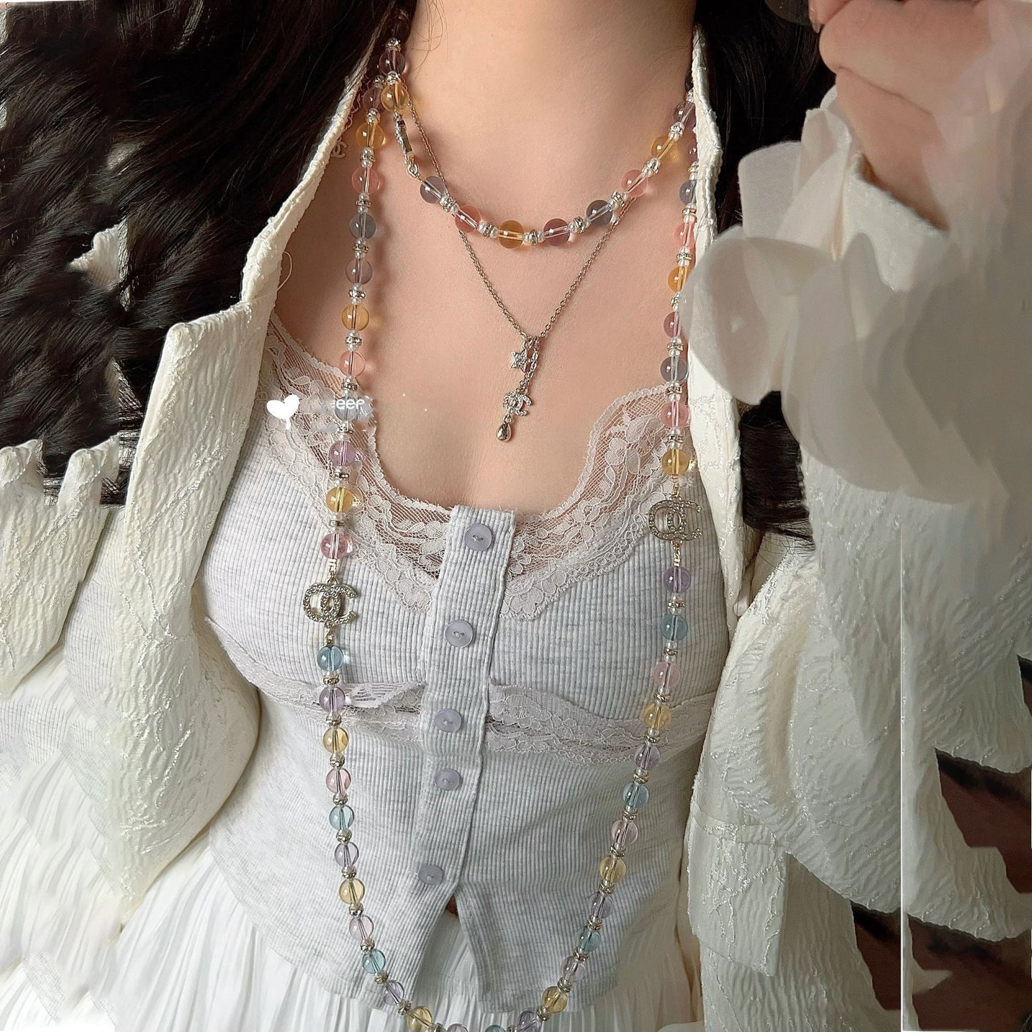 Elegante collar de lujo con letras, pedrería y cuentas de cristal para mujer
