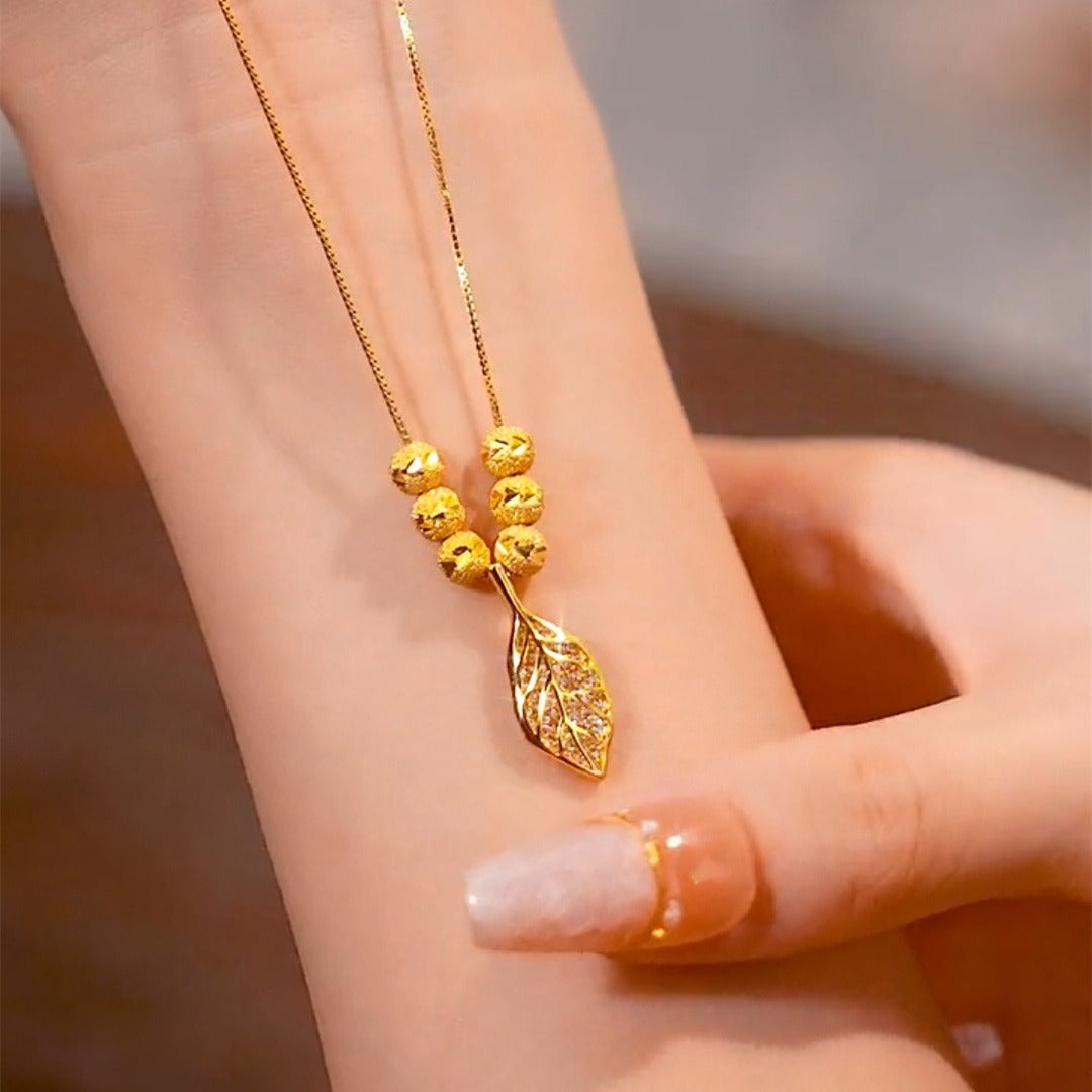 Original Design Irregular Pendant Necklace for Women in Titanium Steel with Plated Gold Finish