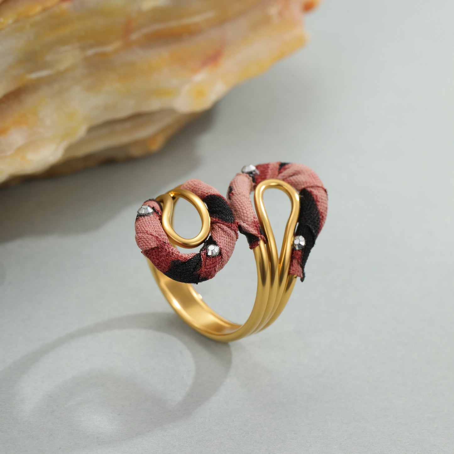 Anillo Abierto Ajustable de Acero Inoxidable con Estilo de Lujo, Estampado de Leopardo y Diseño de Cinta Envolvente