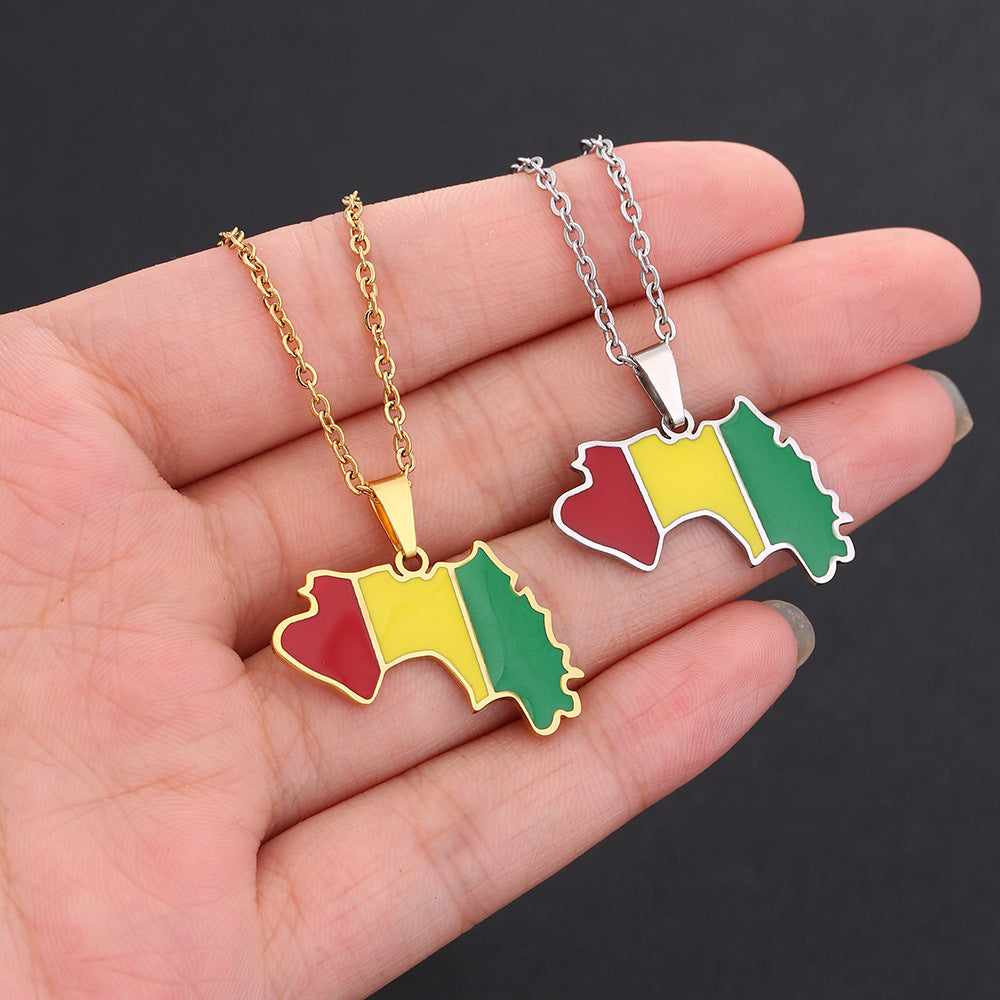 Collar con colgante de mapa geométrico minimalista de Guinea en acero inoxidable con dije de acero de titanio y acabado galvanizado para uso casual unisex