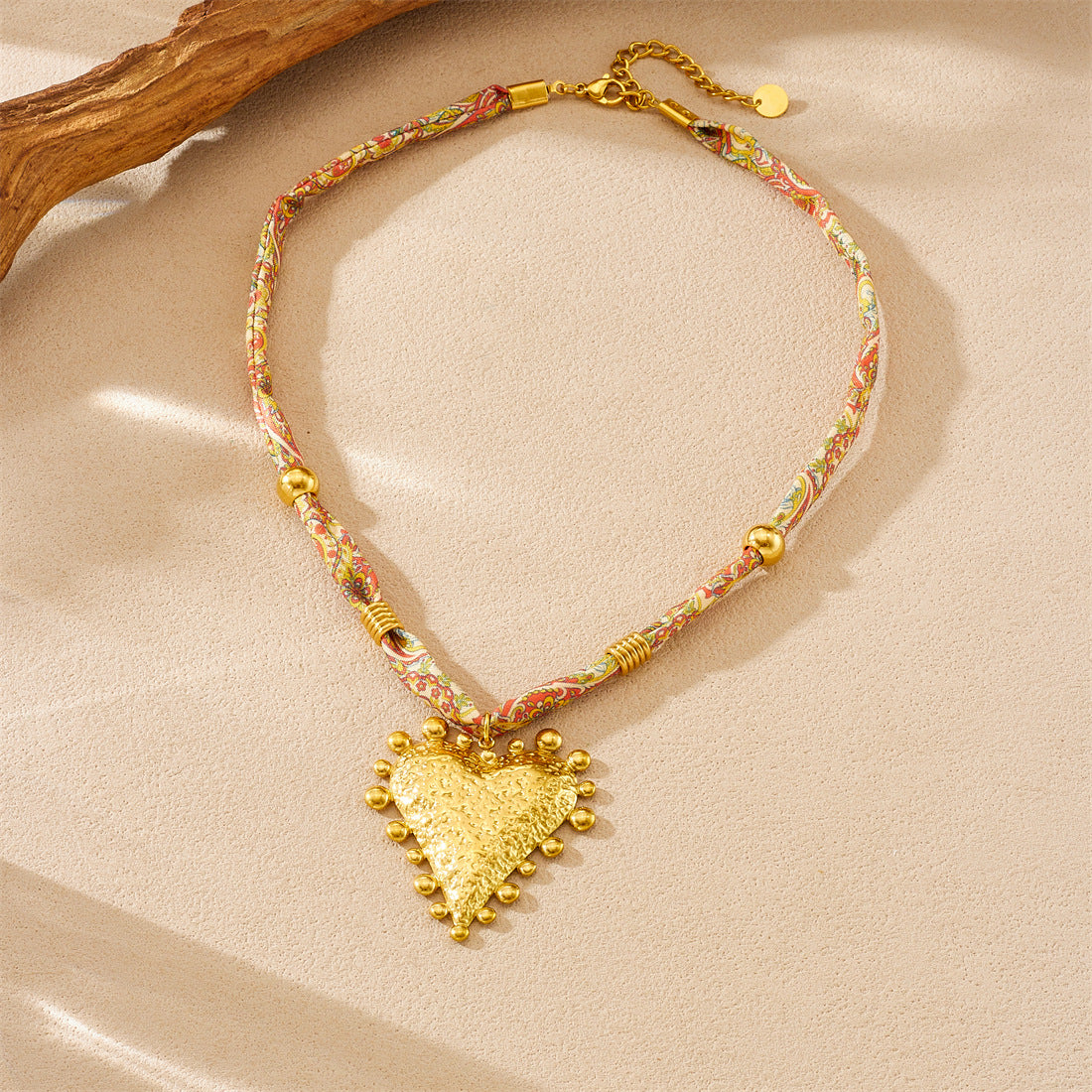 Vintage Elegant Gold Plated Stainless Steel Heart Pendant Necklace with Floral Ribbon and Beads