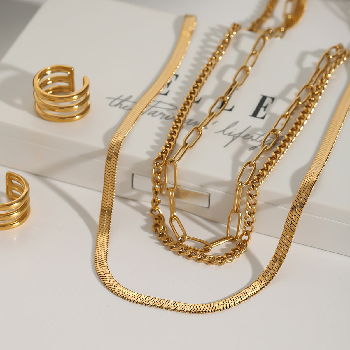 Collana da Donna in Acciaio Inossidabile Placcato con Geometrie, Estetica Minimalista di Lusso e Dettagli a Linea Delicata