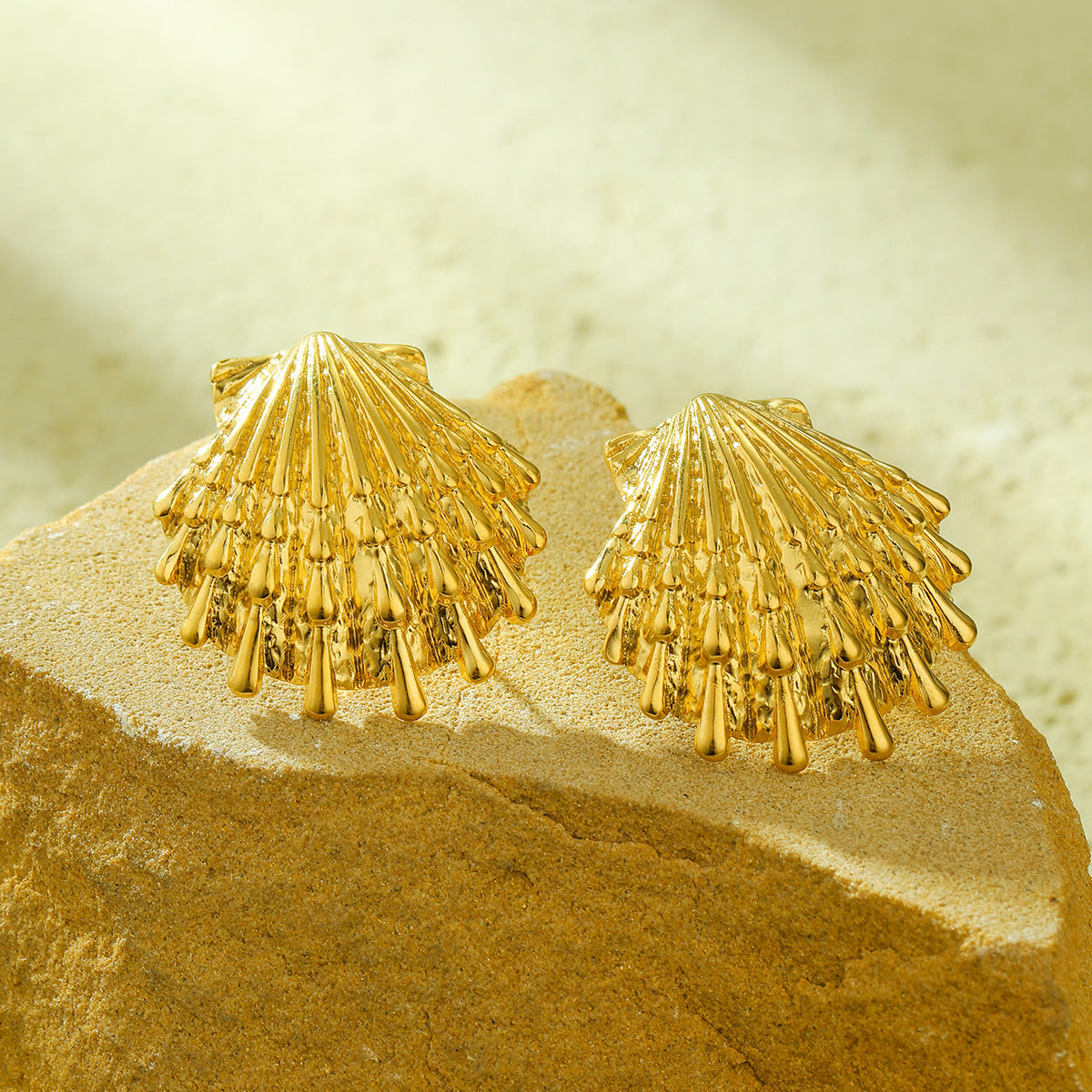 Pendientes de acero inoxidable en forma de concha de estilo natural con baño de oro de 18 quilates para mujer, joyería de moda inspirada en el océano