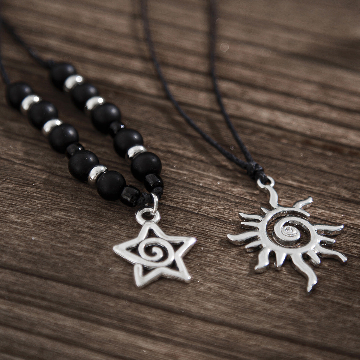 Vintage Star-Shaped Alloy Pendant Necklace with Matte Stone Beads and Plated Finish for Women