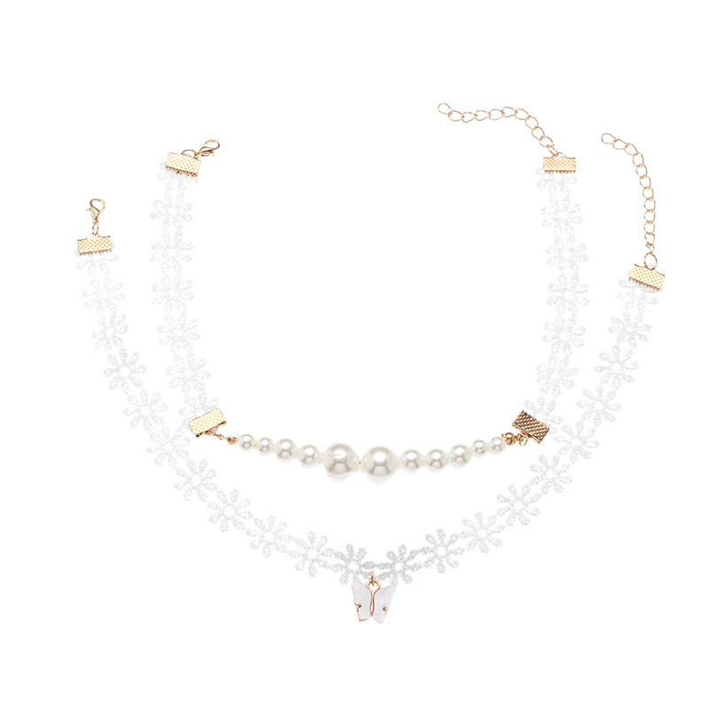 Collar de perlas en forma de mariposa para niñas, gargantilla de tela blanca con cadena de serpiente, collar con colgante minimalista hecho a mano estilo cuento de hadas