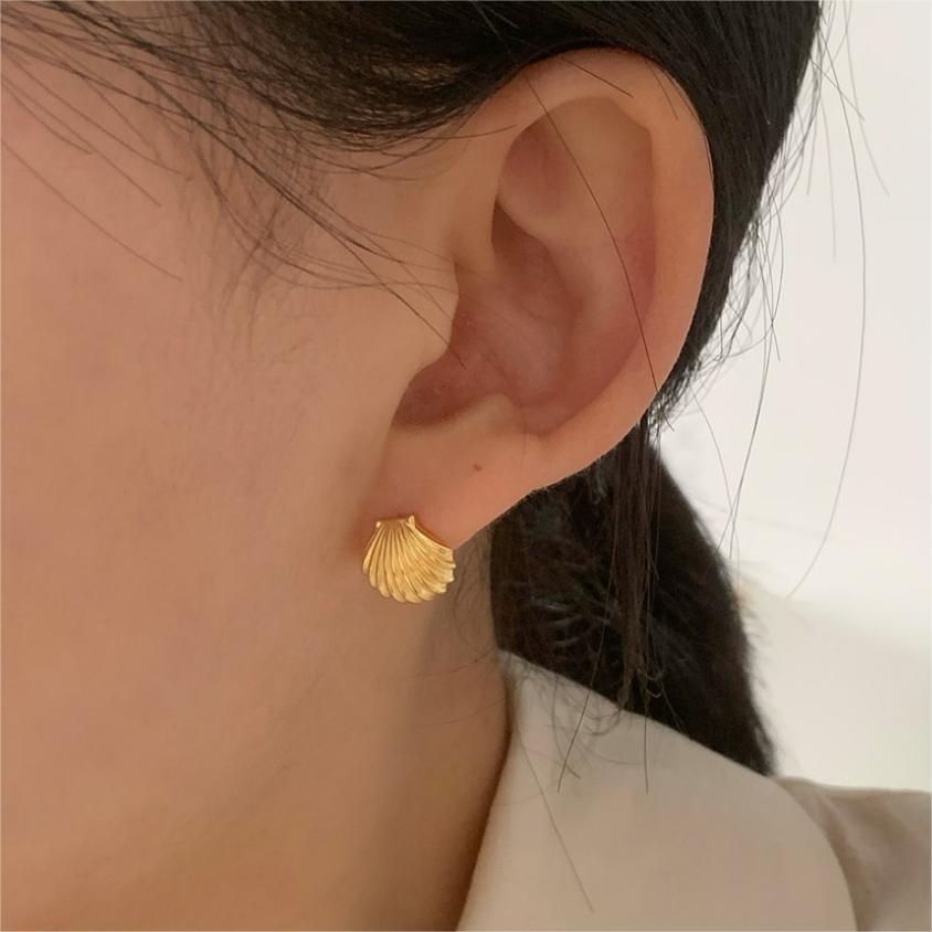 Minimalist Korean Style 925 Sterling Silver Geometric Square-Cut Shell Stud Earrings for Women