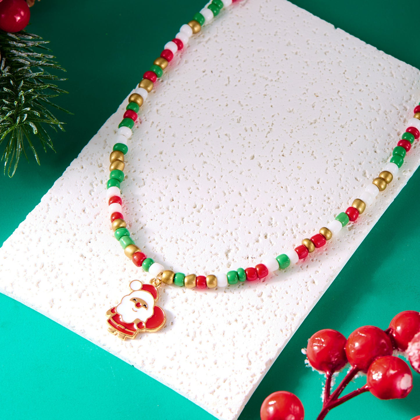 Collana alla moda con ciondoli a forma di albero di Natale e Babbo Natale, finitura smaltata, catena di perline, da donna