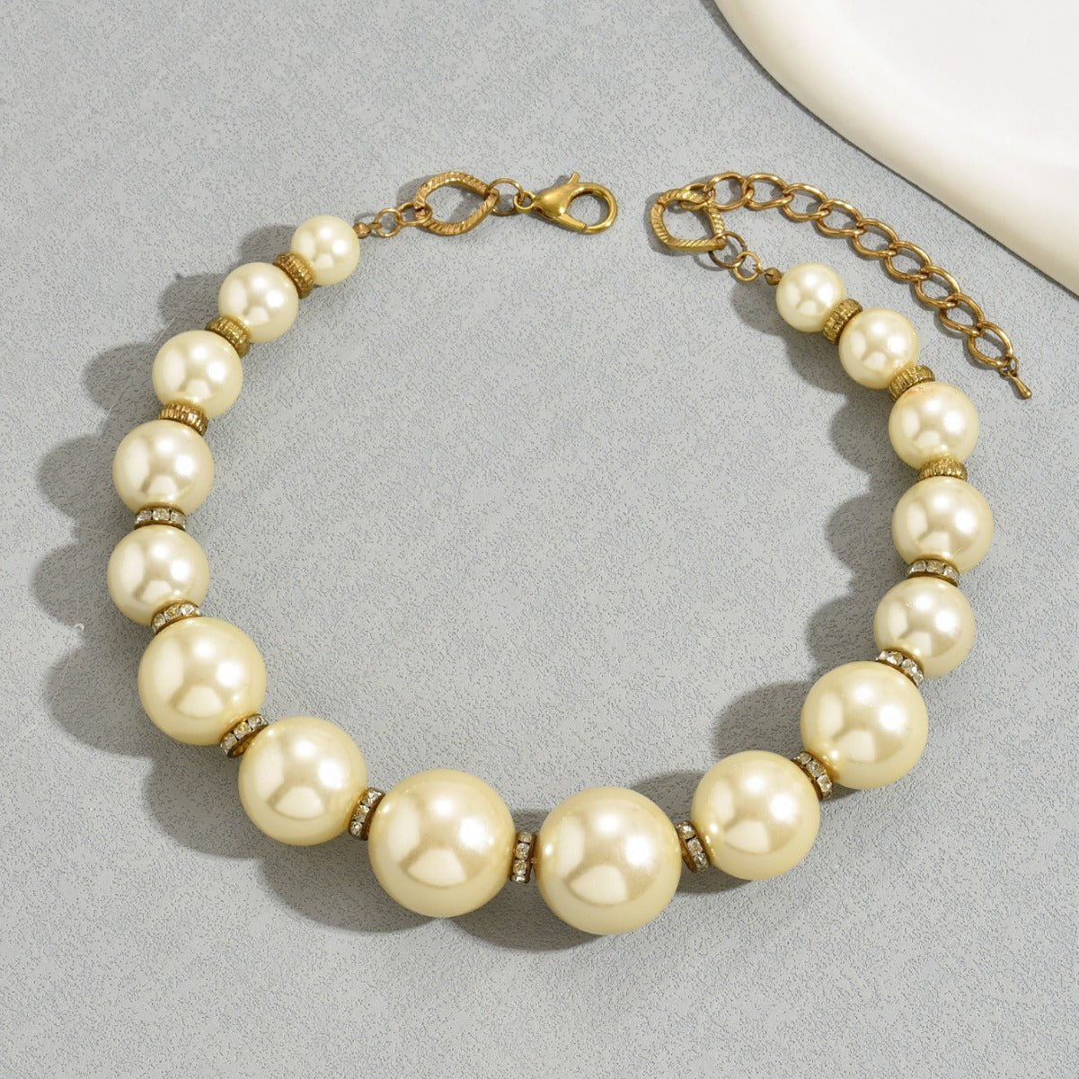 Collar de circonitas con perlas y diseño geométrico minimalista para mujer, con cadena ajustable