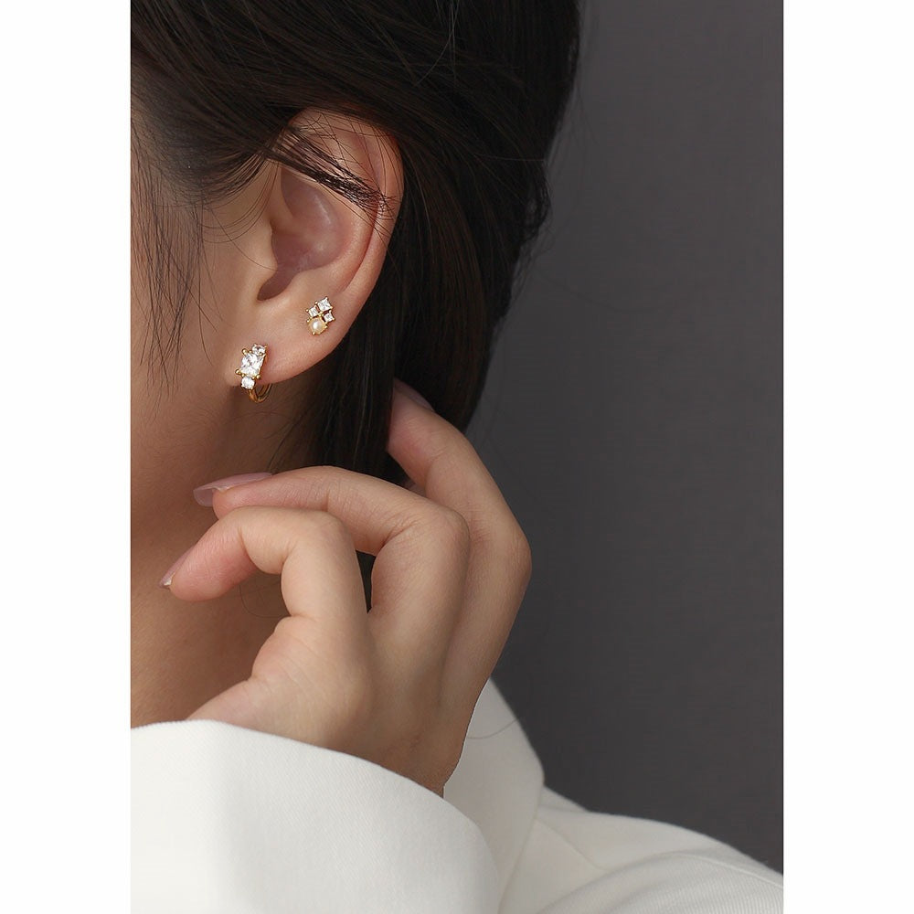 Orecchini da donna geometrici minimalisti a lobo, a vite, con zirconi quadrati in argento sterling S925 con finitura galvanica