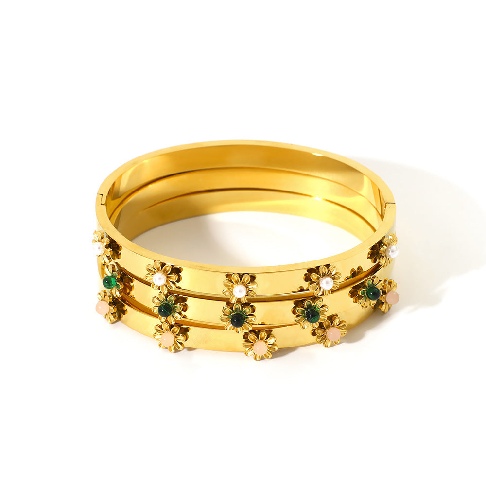 INS Style Geometric Flower-Shaped Polished Stainless Steel Bracelet with 18K Gold Plating Hypoallergenic