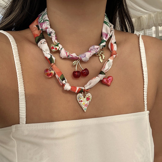 Dulce collar trenzado de aleación con colgante de fruta y flores de colores para mujer