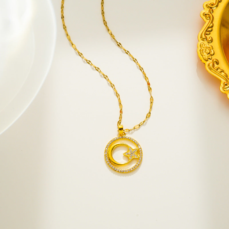 Collar con Colgante de Luna y Estrella Geométrica Minimalista de Acero de Titanio con Chapado en Oro para Mujer