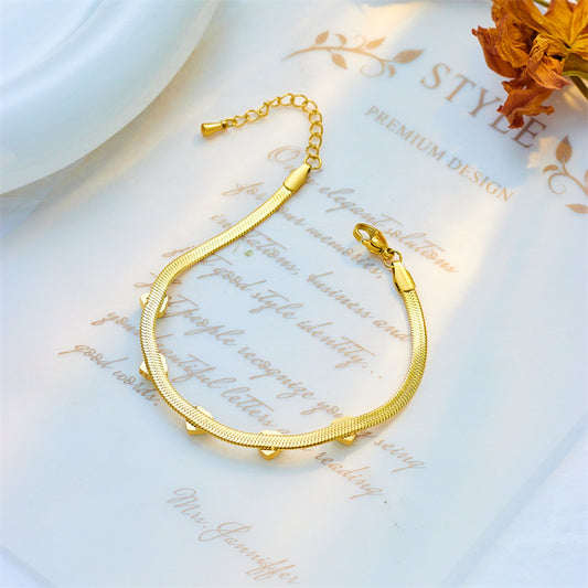 Pulsera minimalista de cadena de serpiente de acero de titanio con forma de corazón e incrustaciones de diamantes de imitación para mujer