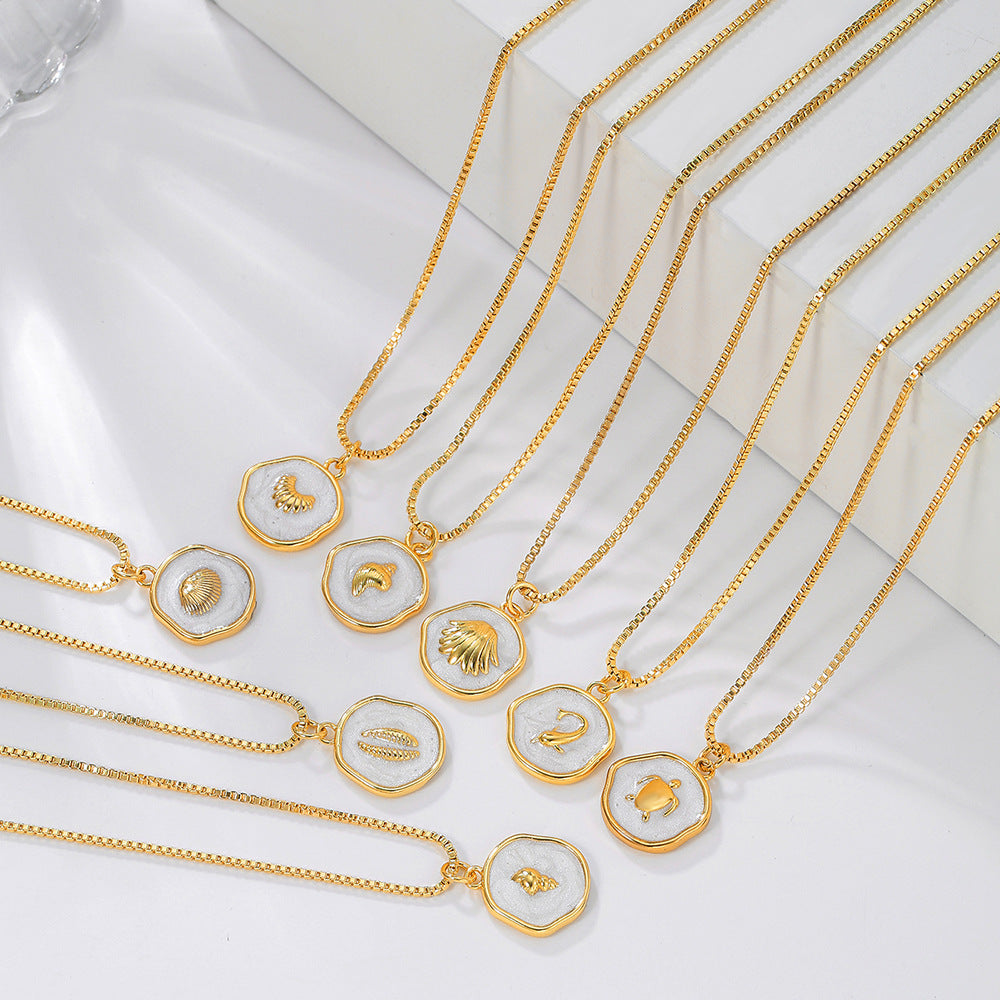 Collana Pendente Minimalista con Stella Marina Delfino Concha Cuore da Donna in Rame con Finitura Smaltata su Catena ad O