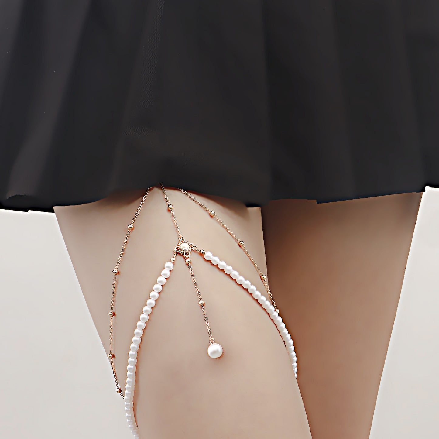 Punk Metal Leg Chain with Imitation Pearl Pendant for Women
