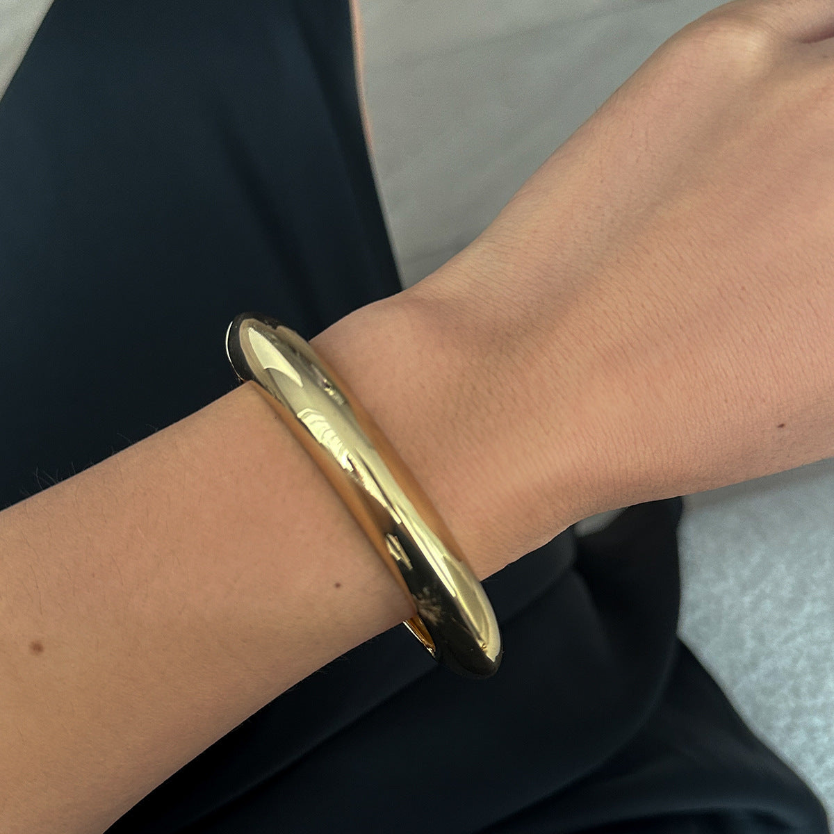 Bracciale a cerchio irregolare geometrico vintage da donna in lega con finitura galvanica