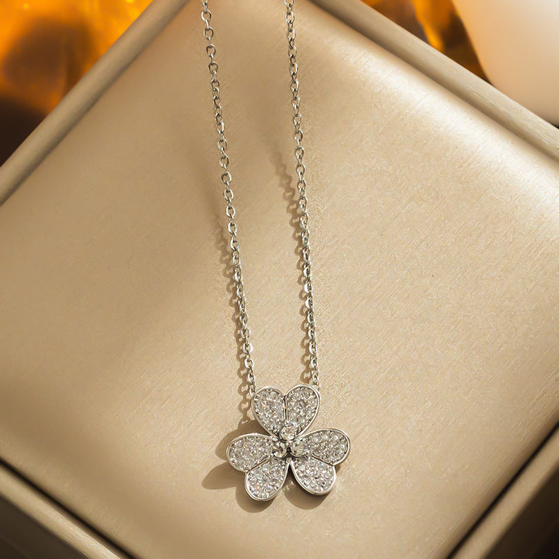 Collana Pendente Trifoglio Minimalista da Donna in Acciaio al Titanio Placcato Oro e Argento, Stile Medaglione con Catena a O