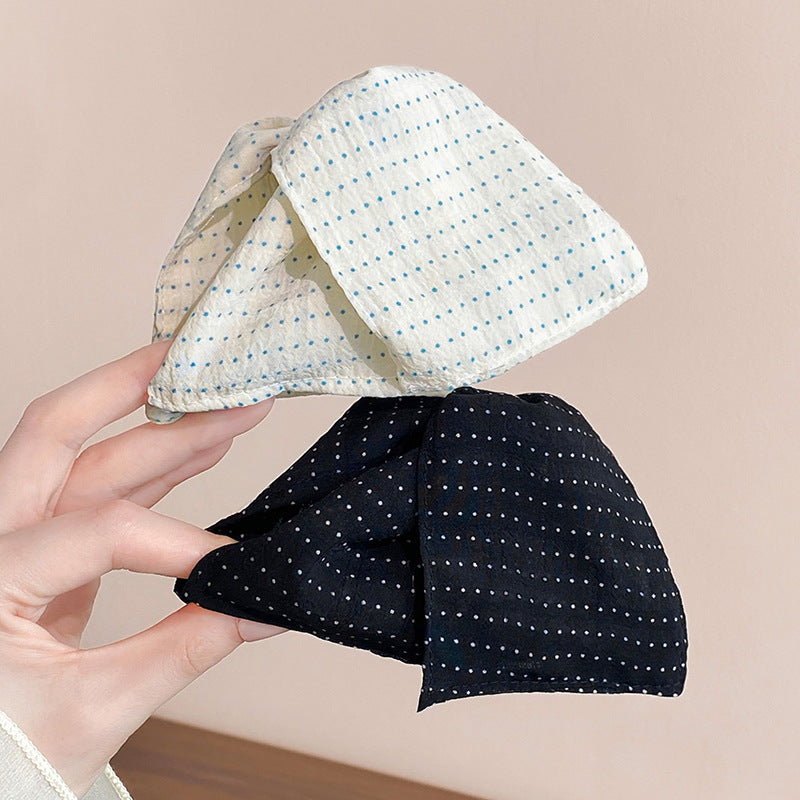 Fermaglio per capelli da donna triangolare minimalista in acrilico e tessuto con design artigianale, accessorio alla moda per pendolari