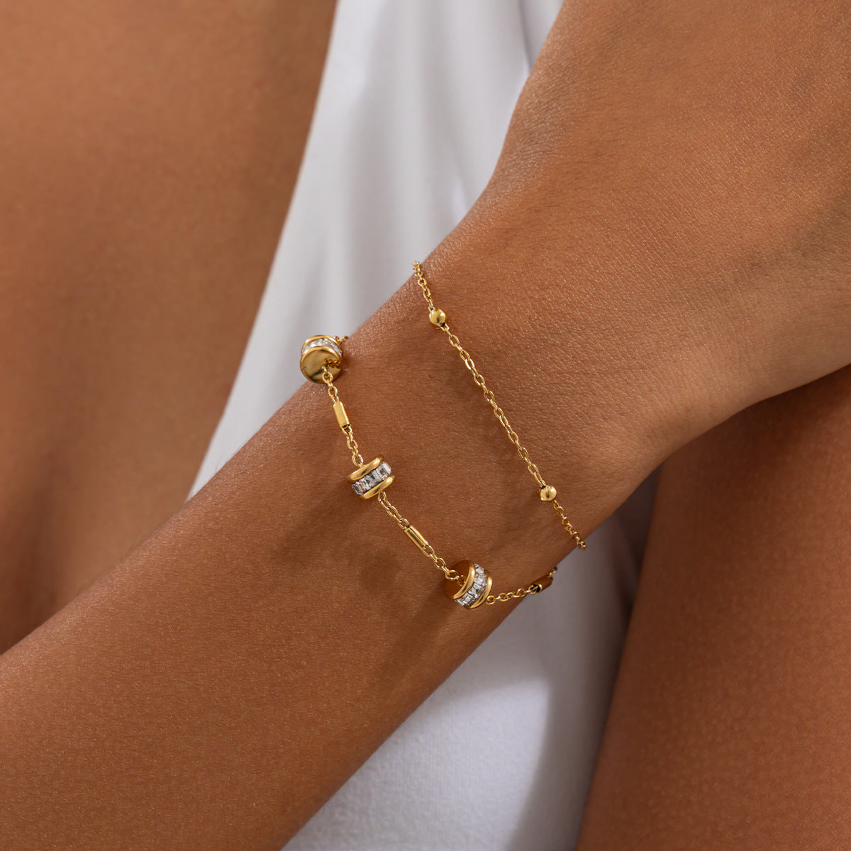 Luxury Elegant 18K Gold Plated Stainless Steel Geometric Round Rhinestone Bracelet for Women