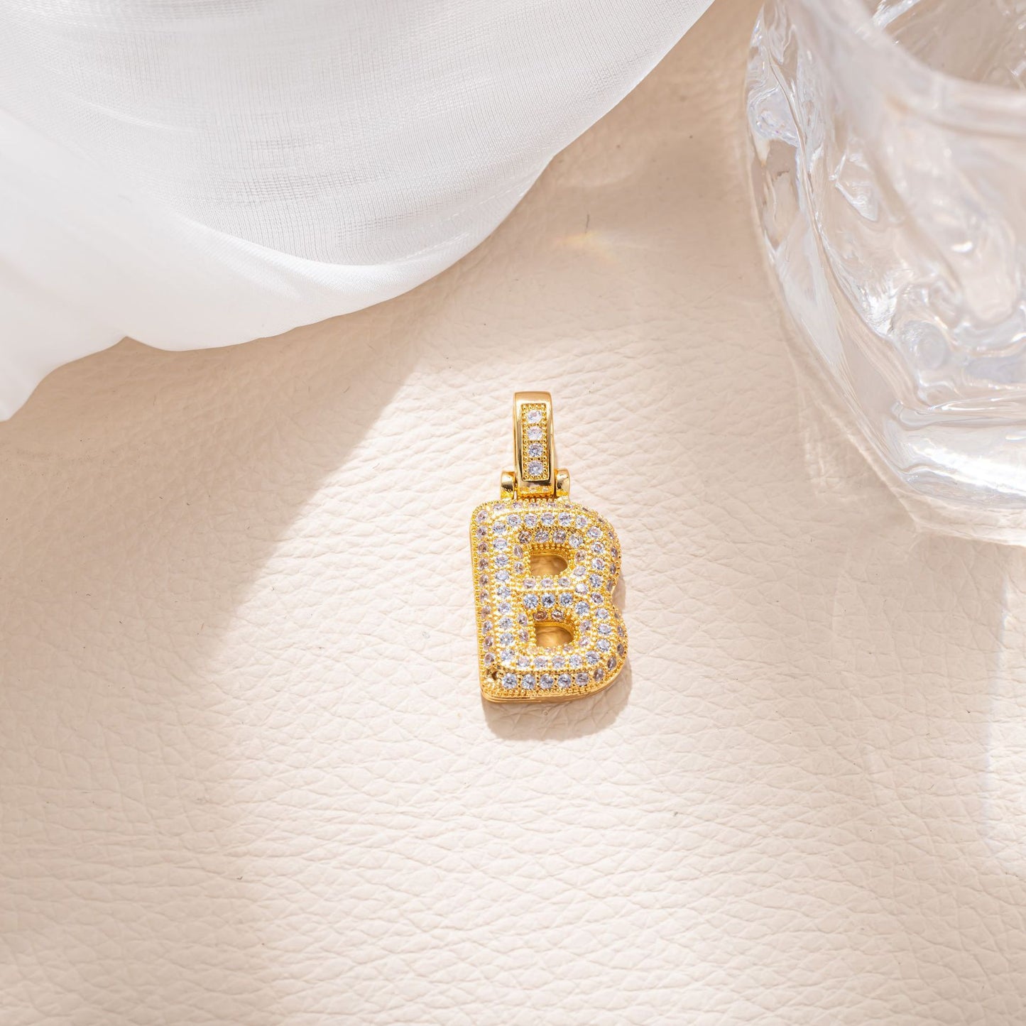 Minimalist Hip-hop Micro Inlaid Cubic Zirconia Letter Brass Pendant Necklace