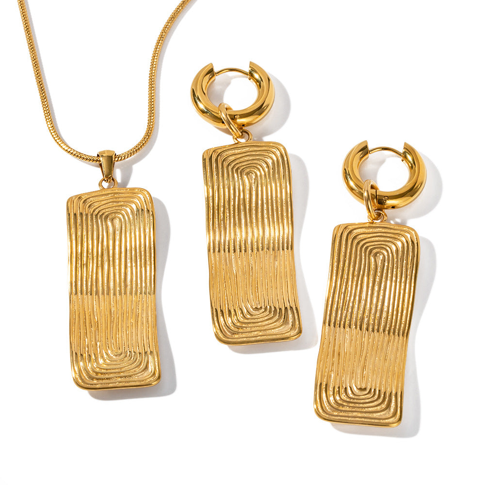 Minimalist Geometric Rectangle Pendant Necklace for Women in Titanium Steel with 18K Gold Plating on Stainless Steel Chain