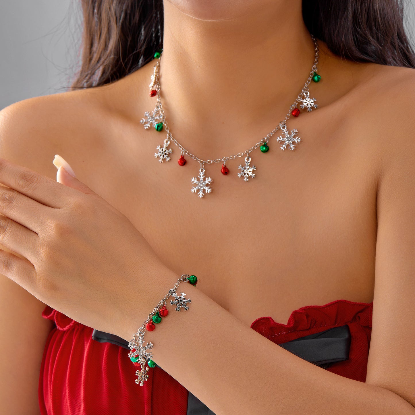 Juego de collares minimalistas de copo de nieve y campana de Navidad con dije de aleación y cadena O para mujer