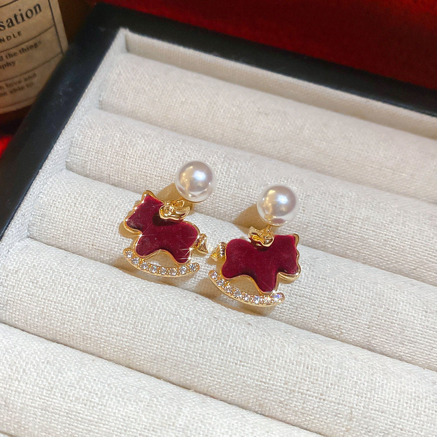 Pendientes Minimalistas de Lujo con Colgante de Caballo en Cobre Bañado con Postes de Plata 925 para Uso Diario en Oficina Elegante para Mujer