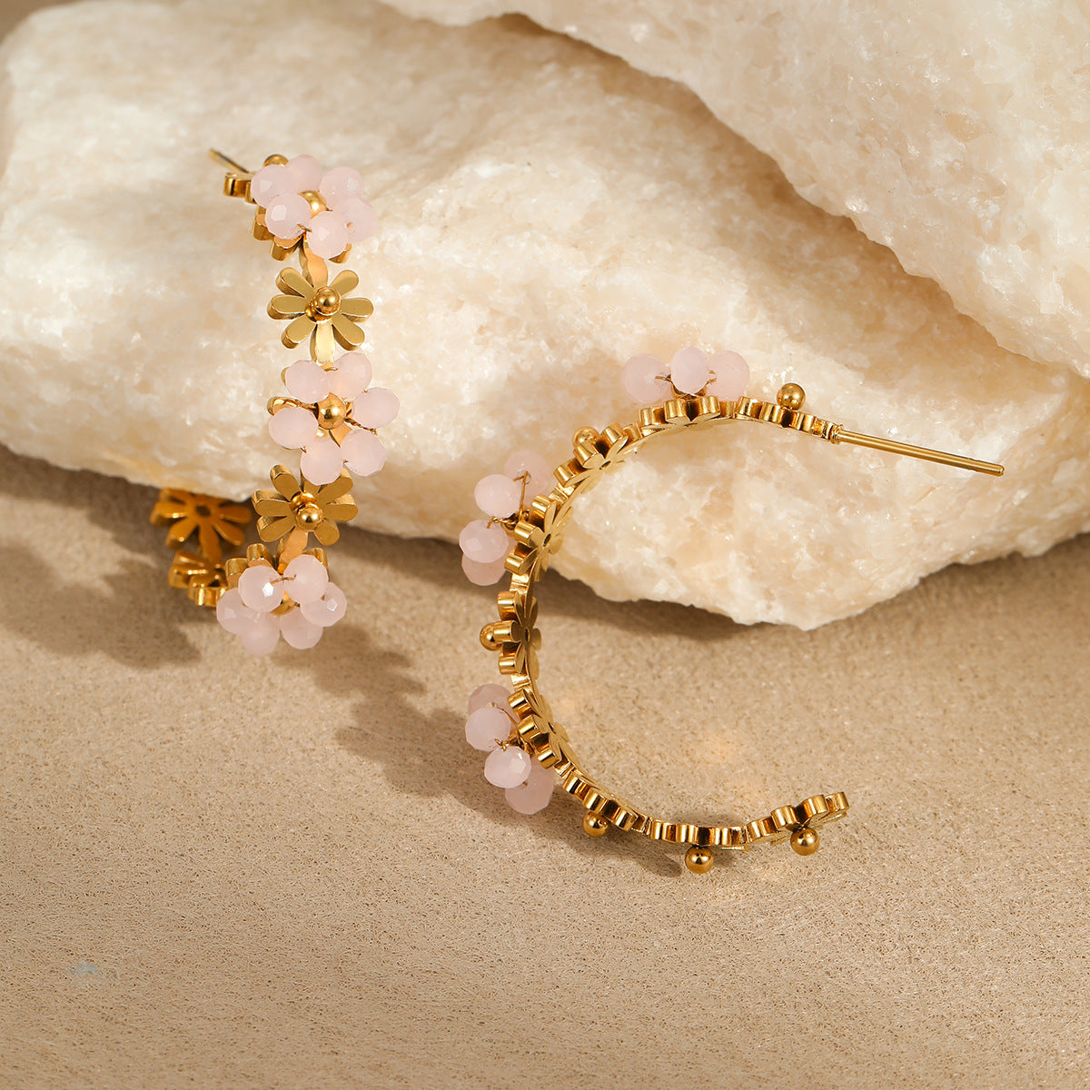 Pendientes de aro de acero inoxidable con forma de margaritas de moda para mujer, con acabado chapado, diseño floral elegante