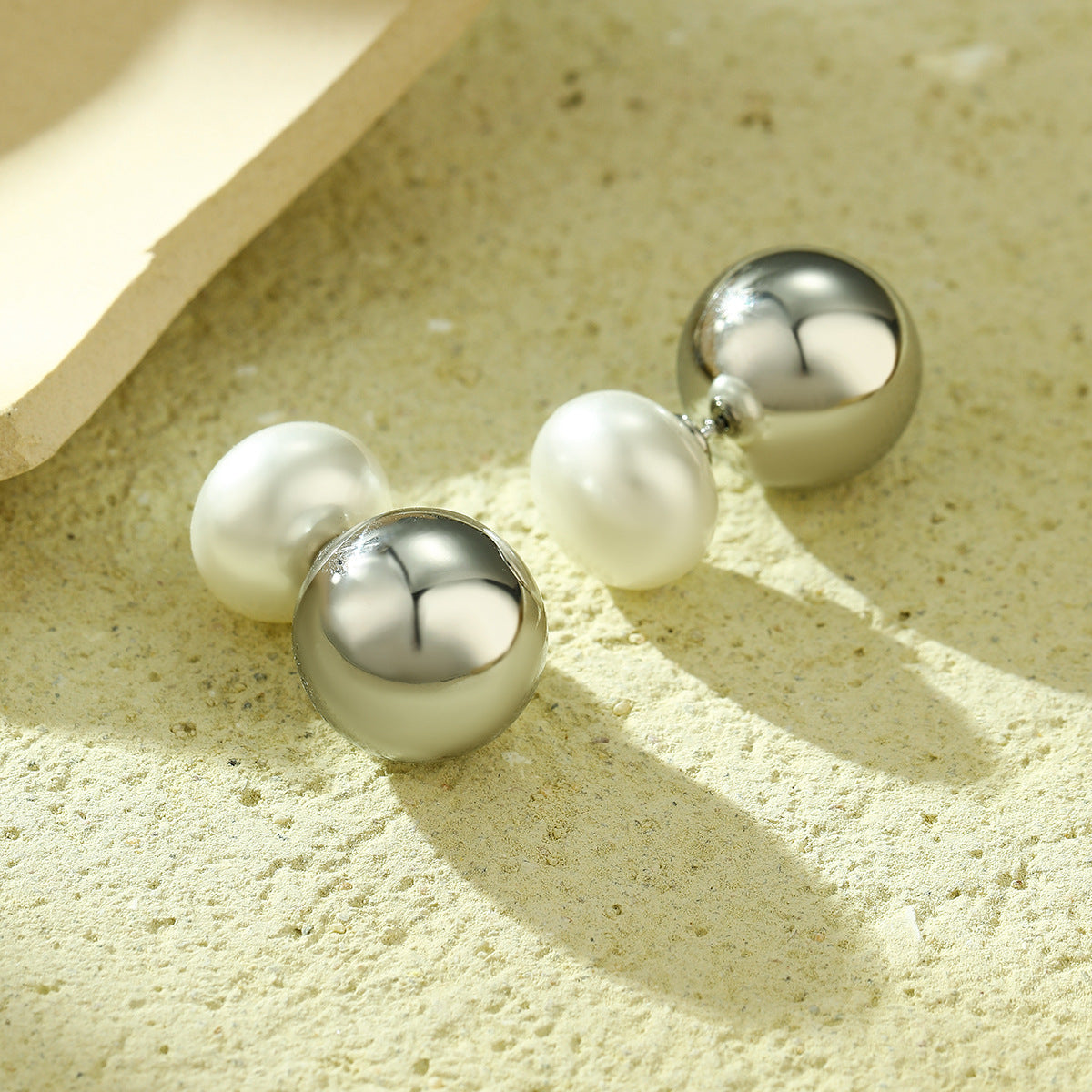 Orecchini da Donna Minimalisti di Lusso Francese in Acciaio Inossidabile con Sfera Lucida