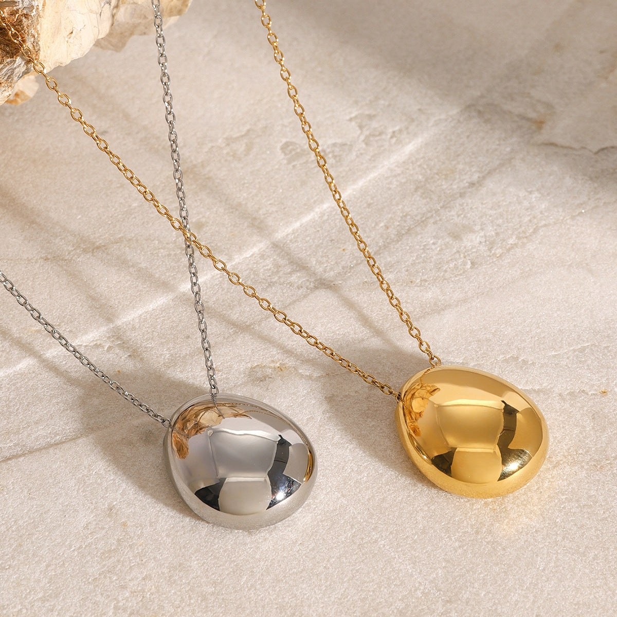 Minimalist Round Geometric Stainless Steel Plated Necklace with Titanium Steel Pendant for Women