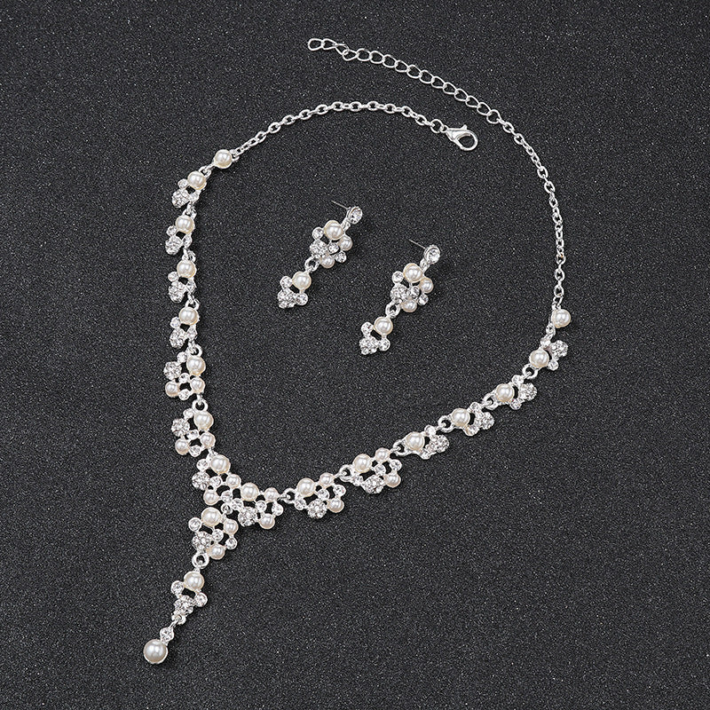 Exaggerated Fruit Pattern Circle and Sphere Pendant Alloy Necklace Set with Earrings for Women Plated Finish