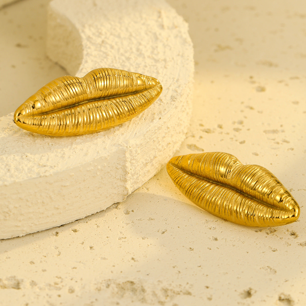 Vintage Style Lip-Shaped Stainless Steel Earrings with Plating Finish for Women