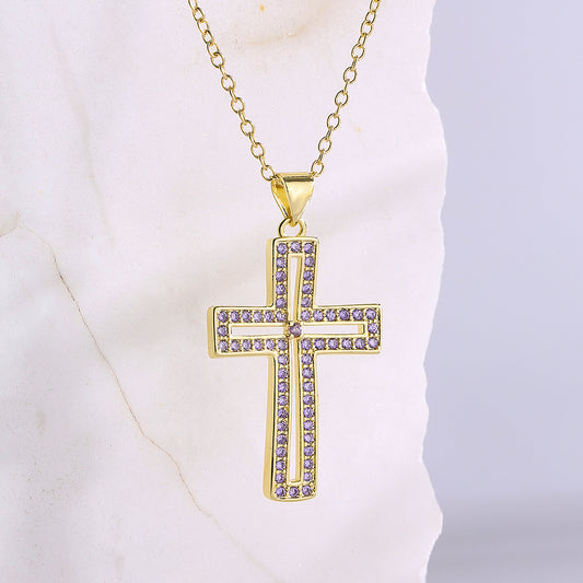 Collar con Dije Geométrico para Mujer con Base de Cobre Bañado en Oro de 18K e Incrustaciones de Zirconia Cúbica