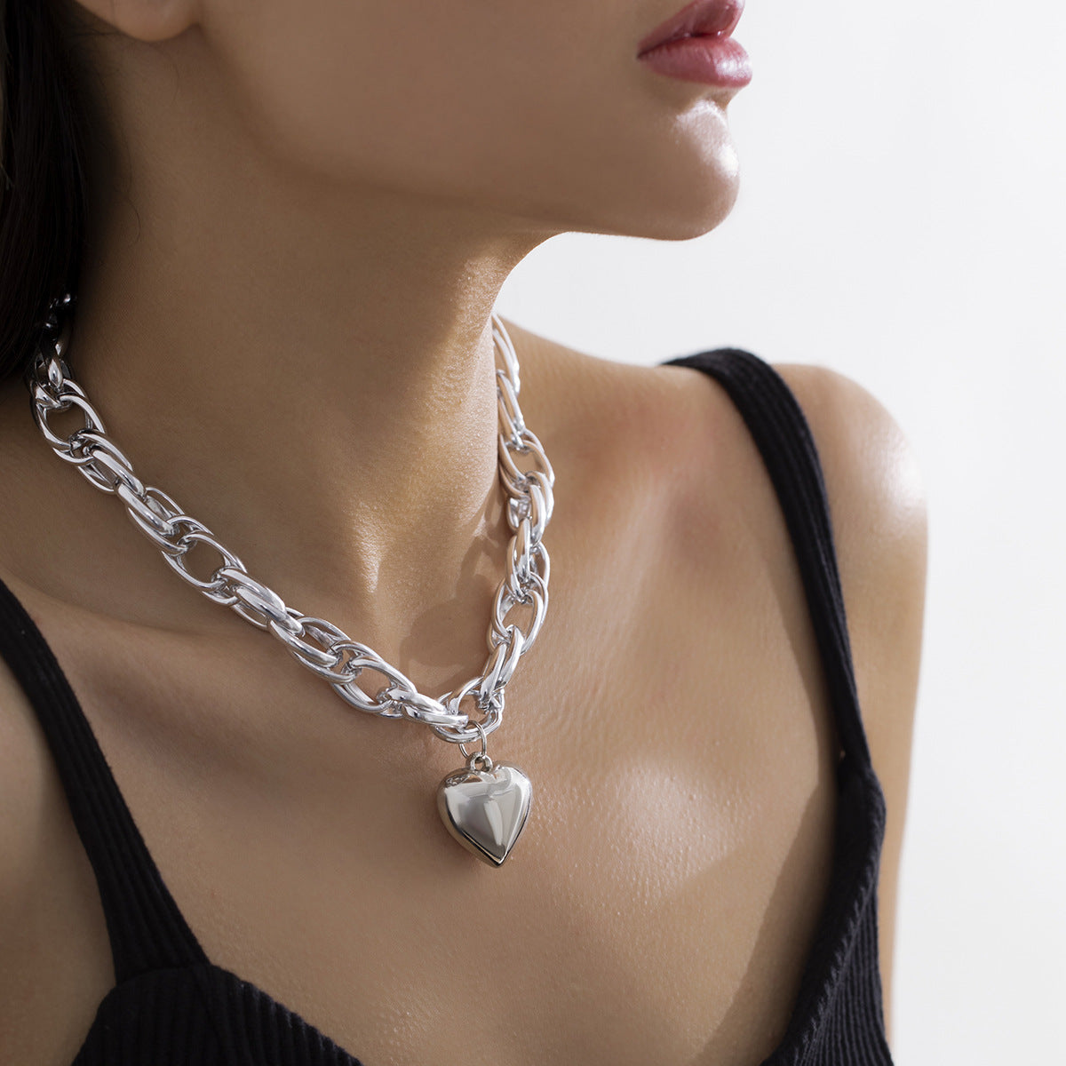 Collar con colgante de cruz punk minimalista con diseño geométrico hueco de aleación con acabado chapado para mujer