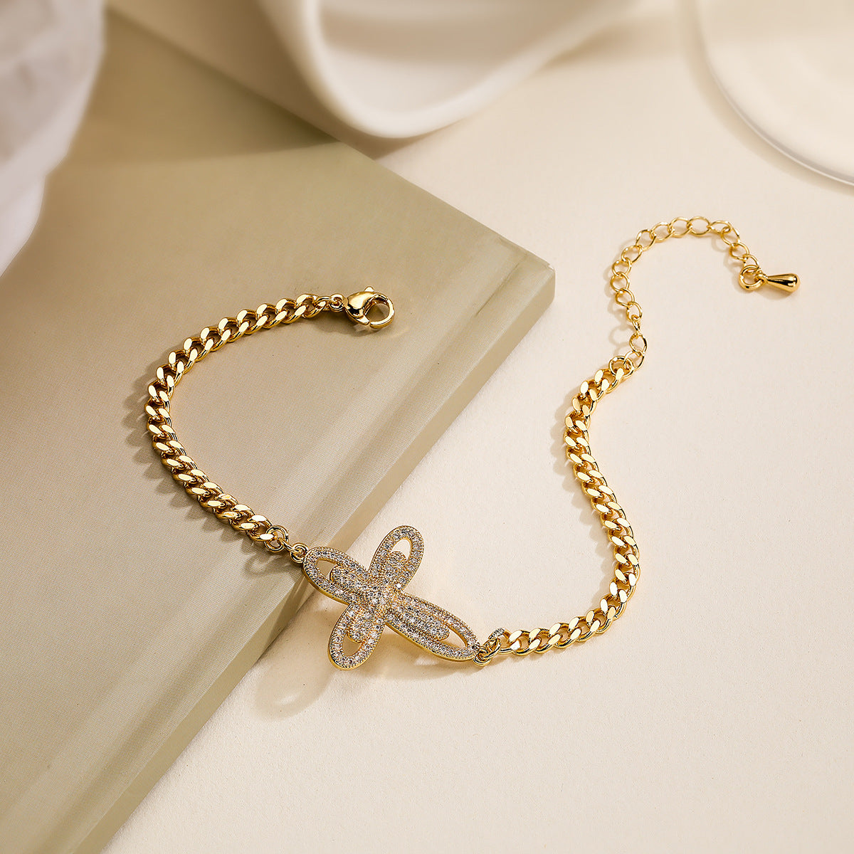 European American Light Luxury 18K Gold Plated Copper Micro-Paved Zircon Cross Geometric Cuban Chain Bracelet for Women