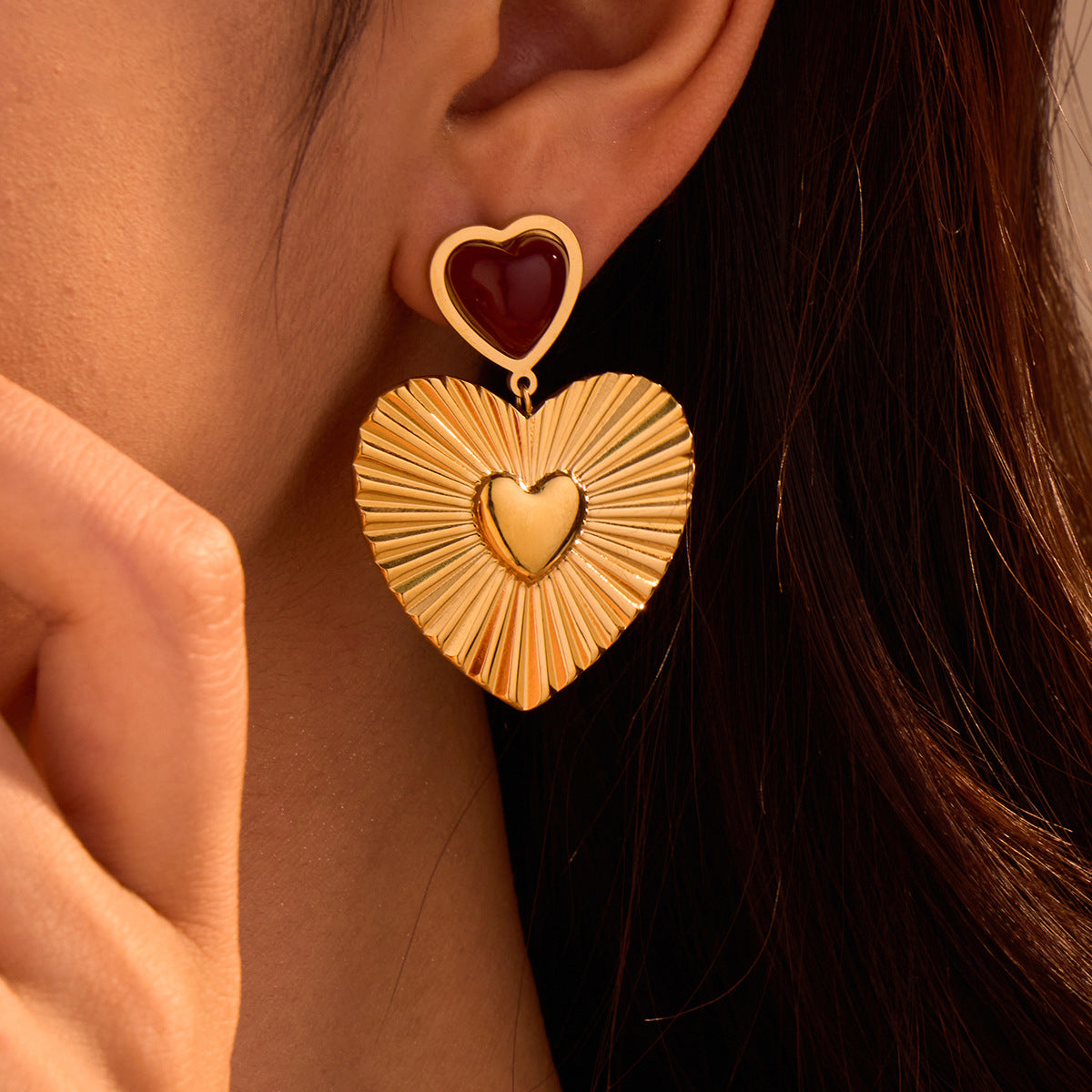 Pendientes de acero inoxidable bañados en oro de 18 quilates con forma de corazón para mujer, estilo "Fashion OL"