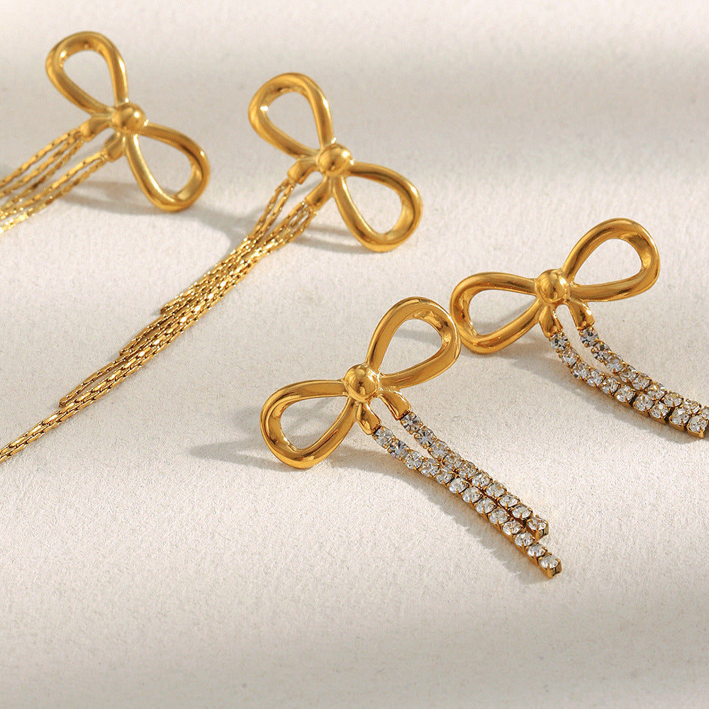 Orecchini pendenti a fiocco in acciaio inossidabile placcato oro 18K con accento in zircone, design minimalista e moderno, adatti per l'uso quotidiano