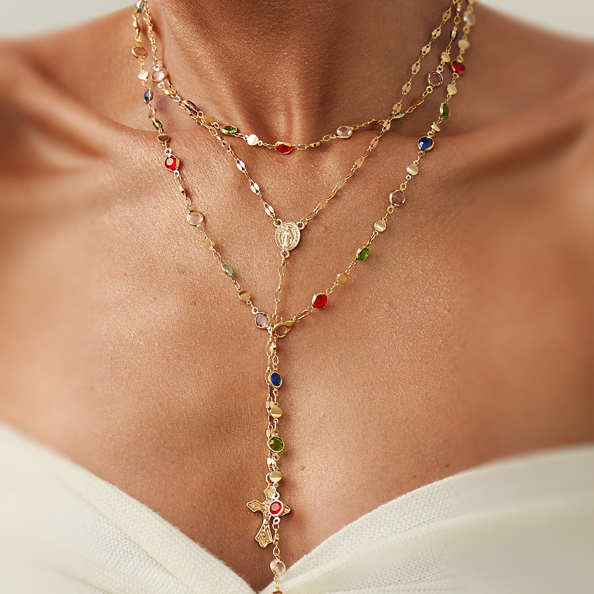 Minimalist Cross Pendant Necklace in Zinc Alloy with Rhinestone Inlay and Plated Finish for Women