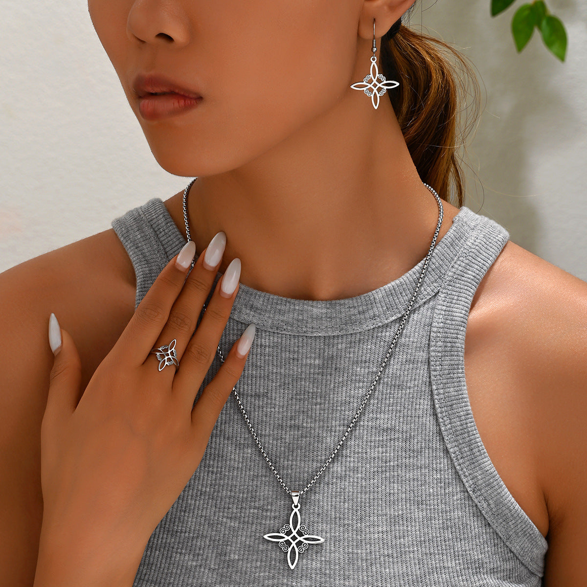 Set Anello da Dito, Collana con Ciondolo a Croce e Orecchini da Donna Stile Hip Hop in Rame con Finitura Placcata