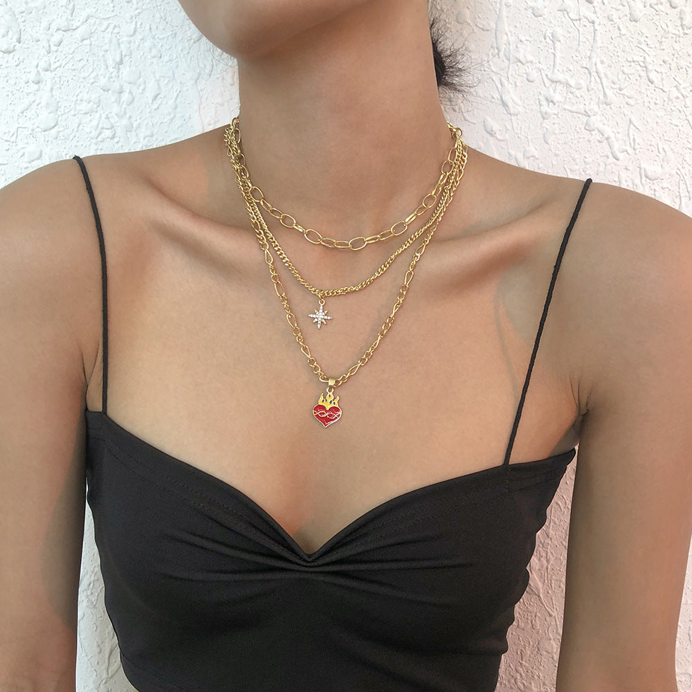 Dulce y Atrevido Collar con Colgante de Estrella Geométrica de Ocho Puntas con Corazón Esmaltado en Aleación con Incrustaciones de Pedrería en Cadena Estándar