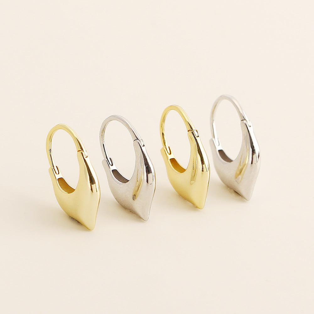 Pendientes de aro de plata de ley S925 con forma de corazón, estilo dulce y atrevido, con acabado chapado para mujer